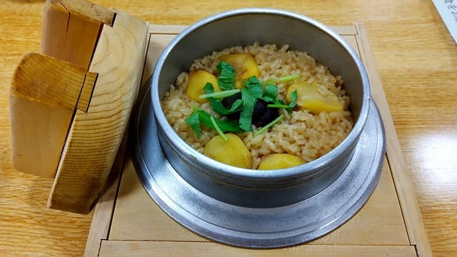 東京都上野の釜めし春