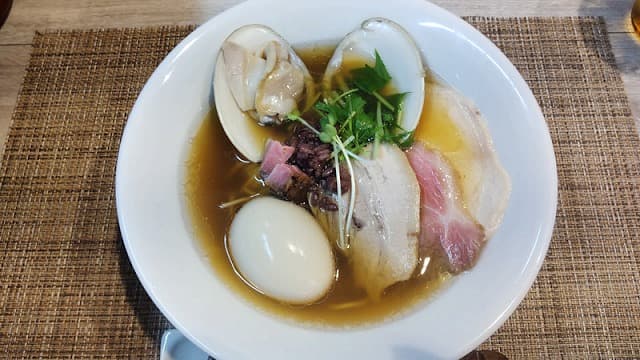 東京都大塚のはまぐりラーメンLOKAHI