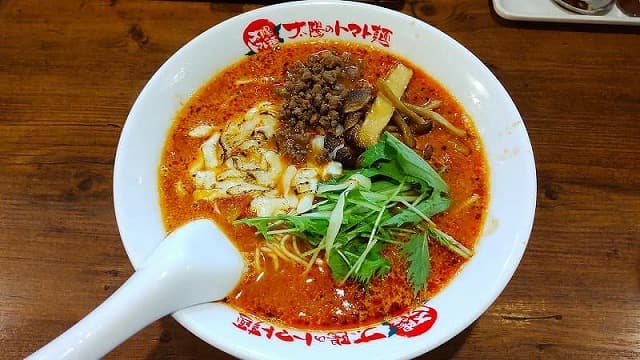 東京都大塚の太陽のトマト麺