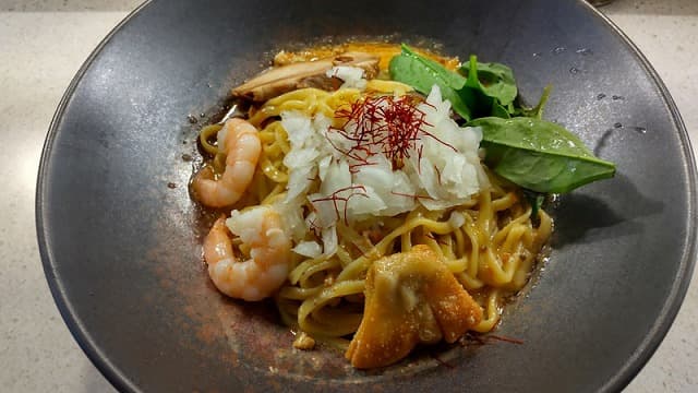 東京都新橋のSHRIMP NOODLE 海老ポタ