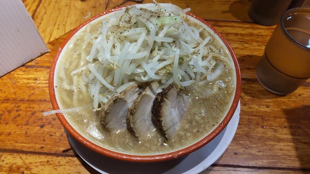 東京都新橋のラーメンバリ男