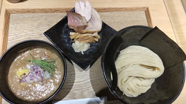 東京都新橋の麺屋周郷