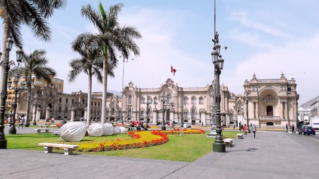 ペルー・リマのアルマス広場
