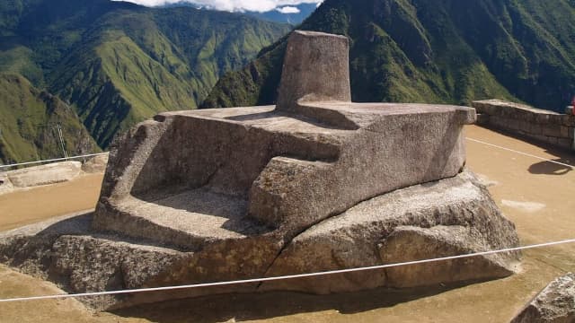 ペルー・マチュピチュのインティワタナ（日時計）