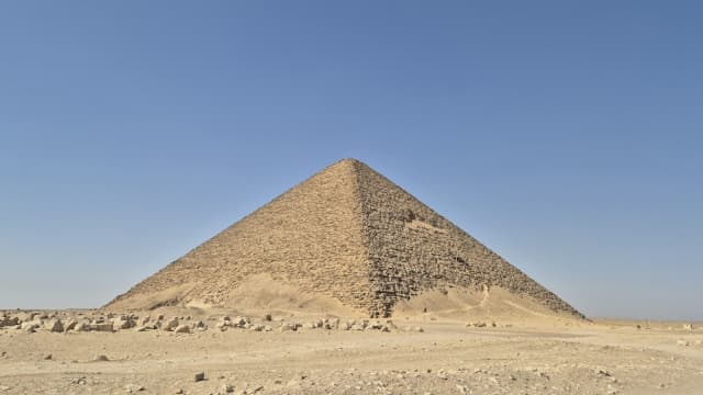 エジプト・ダハシュールの赤のピラミッド