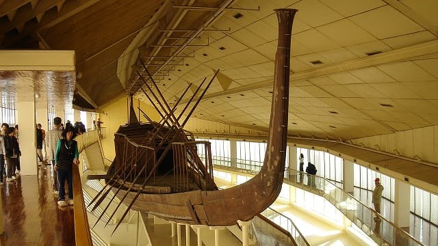 エジプト・ギーザの太陽の船