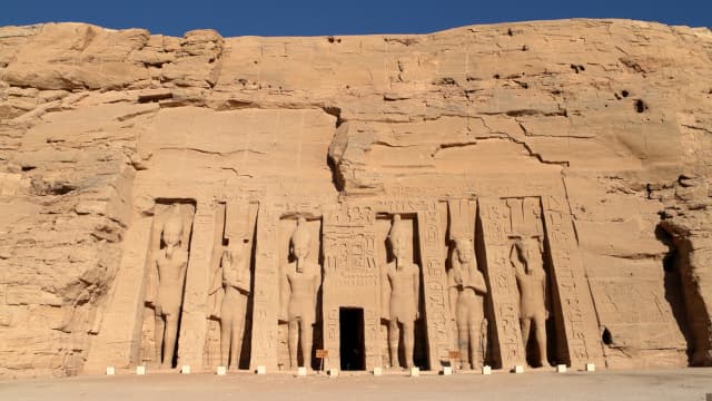 エジプト・アスワンのアブ・シンベル小神殿