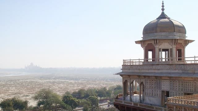 インド・アーグラーのムサンマン・ブルジュ