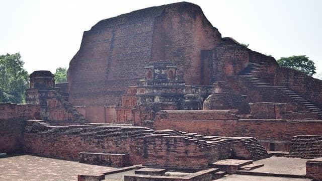 インド・ラージギルの舎利弗の仏塔