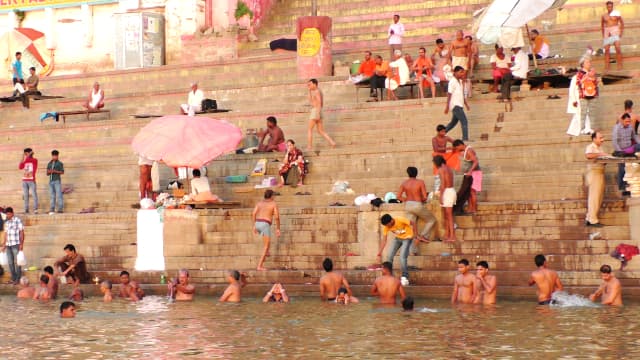 インド・ベナレスのガンジス川
