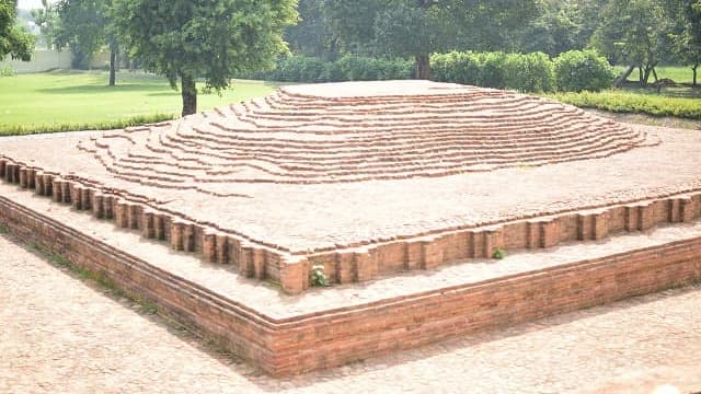 インド・クシナガラのアヌルッダのストゥーパ