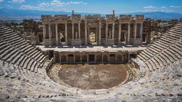 トルコ・デニズリのローマ劇場