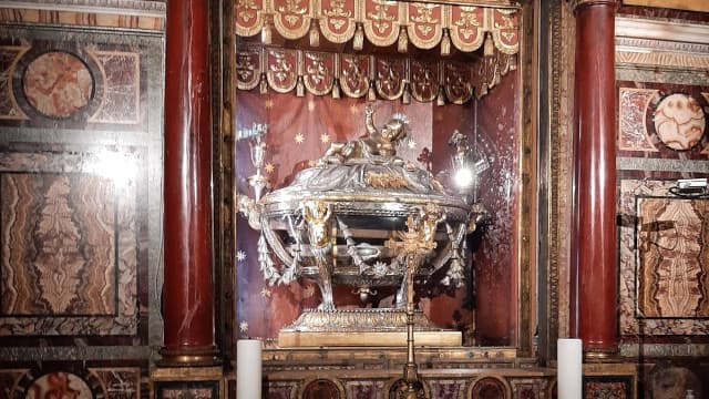 イタリア・ローマのサンタ・マリア・マッジョーレ大聖堂_聖遺物箱