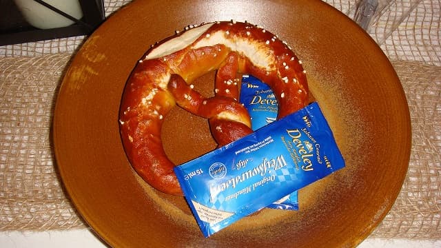 ドイツ料理のラウゲンプレッツェル