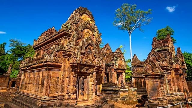 カンボジア・シェムリアップのバンテアイ・スレイ