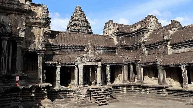 カンボジア・シェムリアップの十字回廊