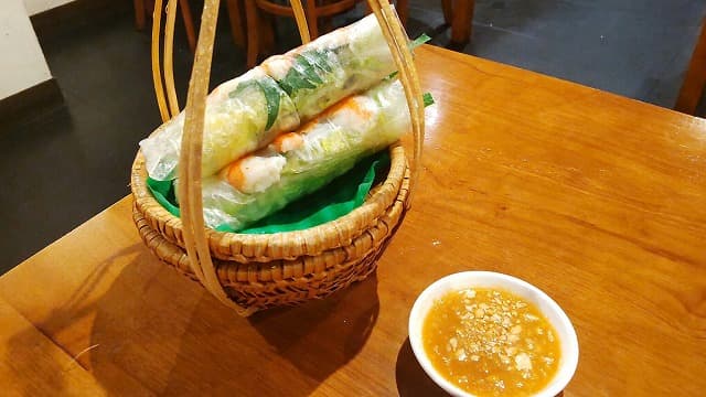 ベトナム料理のゴイ・クオン