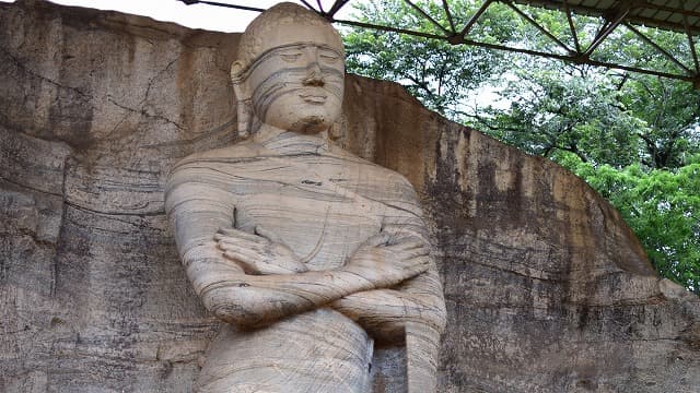 スリランカ・ポロンナルワのガル・ヴィハーラ（立像）