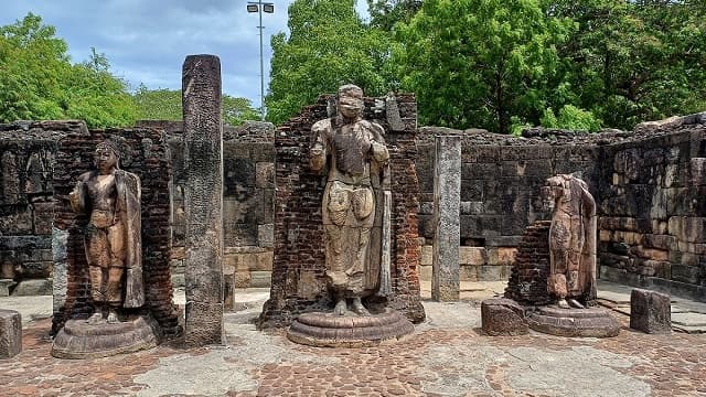 スリランカ・ポロンナルワのハタダーゲ