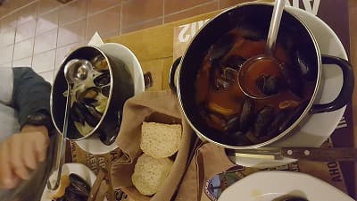 ハンガリー料理のムール貝の白ワイン蒸し