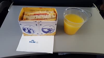 機内食:KLM プラハ→アムステルダム