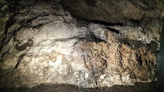 北海道小樽市の手宮洞窟