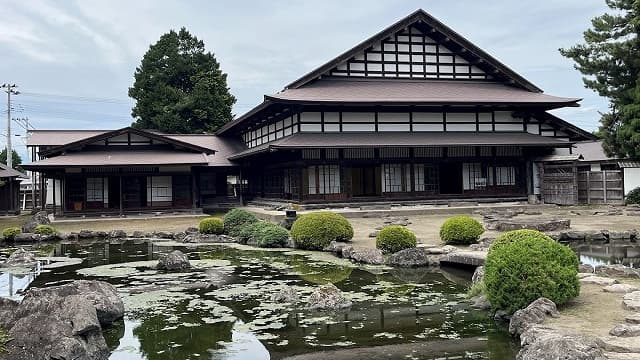 青森県黒石市の金平成園（澤成園）