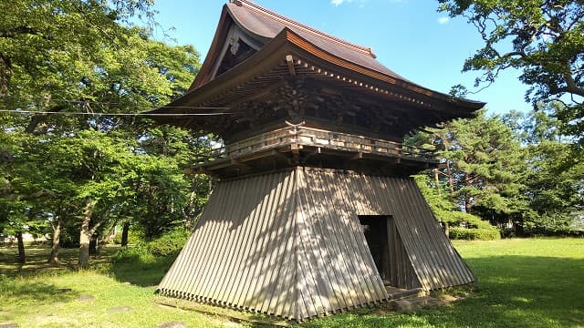 宮城県仙台市の陸奥国分寺鐘撞堂（鐘楼）