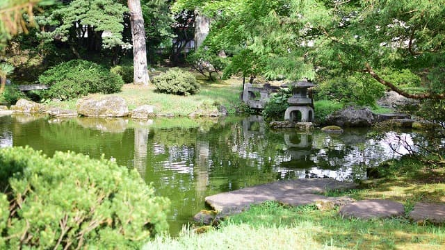 秋田県大館市の鳥潟会館庭園