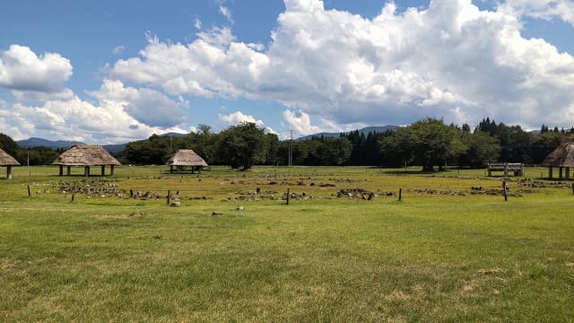 秋田県鹿角市の大湯環状列石（万座）