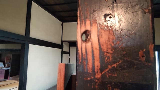 福島県会津若松市の旧滝沢本陣_銃痕