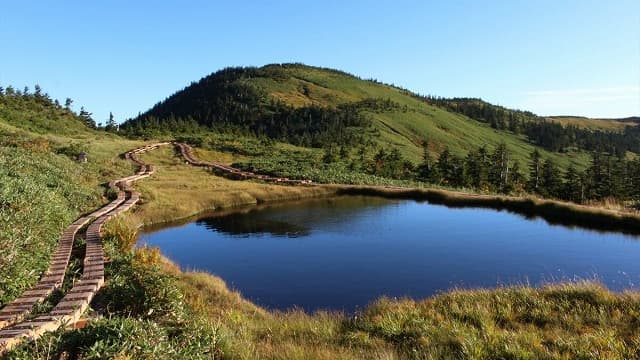 福島県南会津郡の会津駒ヶ岳と駒ノ大池