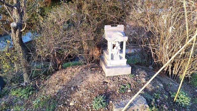 茨城県石岡市の佐竹義政の首塚