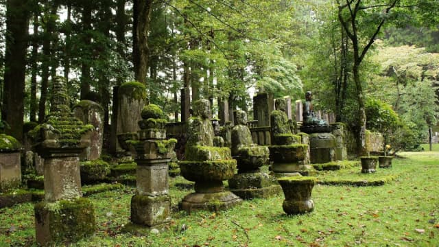 栃木県日光市の釈迦堂殉死の墓及び譜代家臣の墓