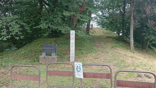 群馬県前橋市の総社二子山古墳