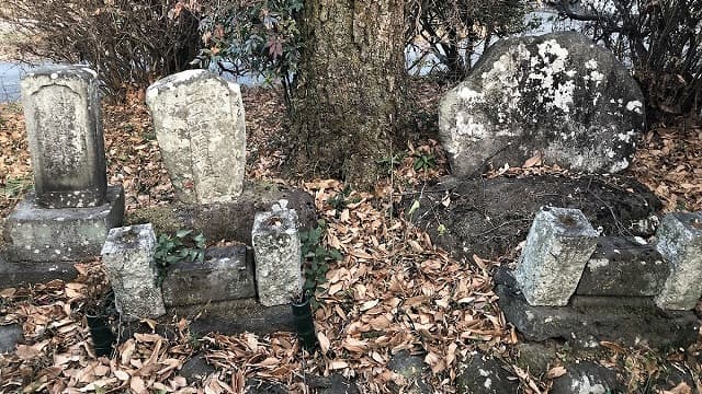 群馬県渋川市の吉田芝渓の墓