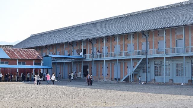 群馬県富岡市の富岡製糸場の西置繭所