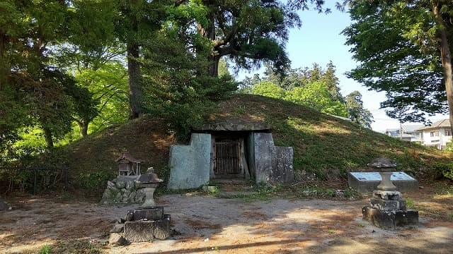埼玉県比企郡の穴八幡古墳
