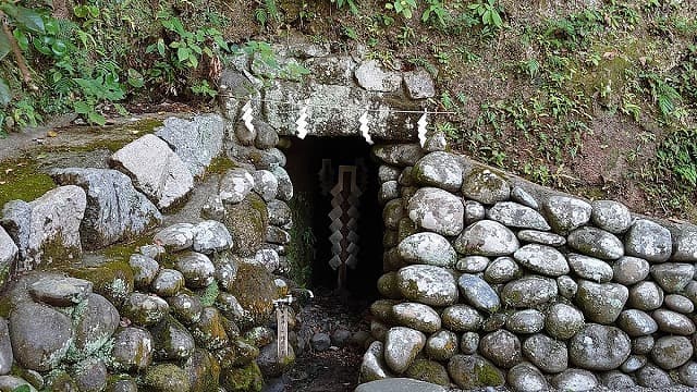 千葉県館山市の安房神社洞窟遺跡