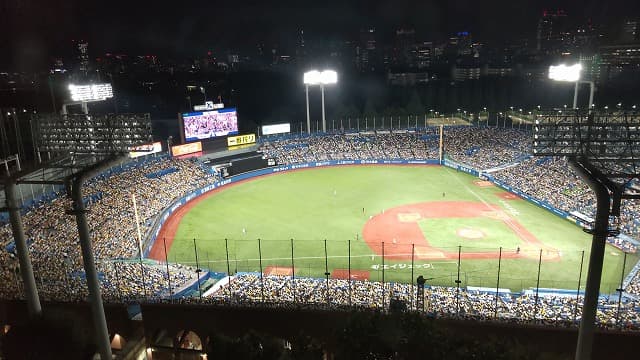 東京都新宿区の神宮球場