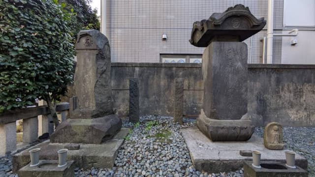 東京都台東区の玉川庄右衛門及び同清右衛門墓