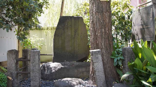 東京都台東区の初代柄井川柳墓