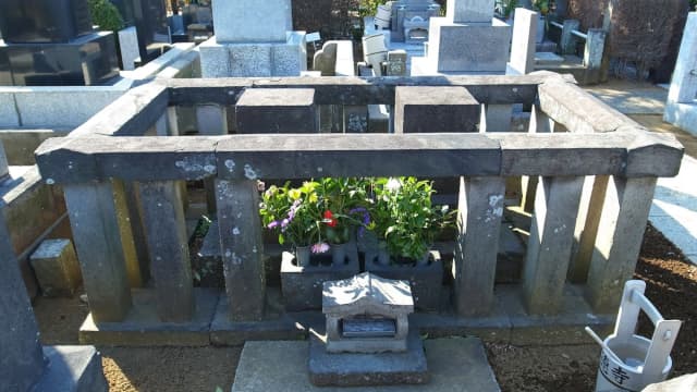 東京都中野区の新井白石墓