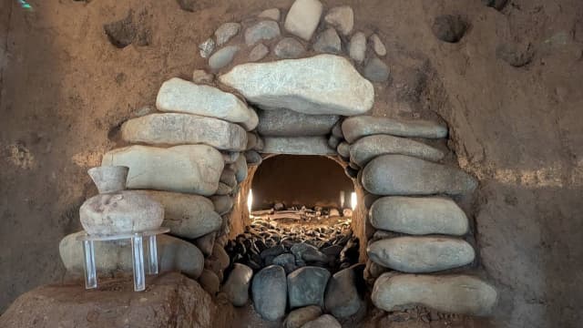 東京都三鷹市の出山横穴墓群８号墓