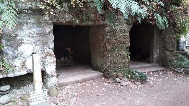 神奈川県鎌倉市の寿福寺(北条政子・源実朝墓)