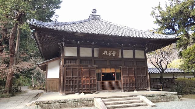神奈川県の浄智寺境内