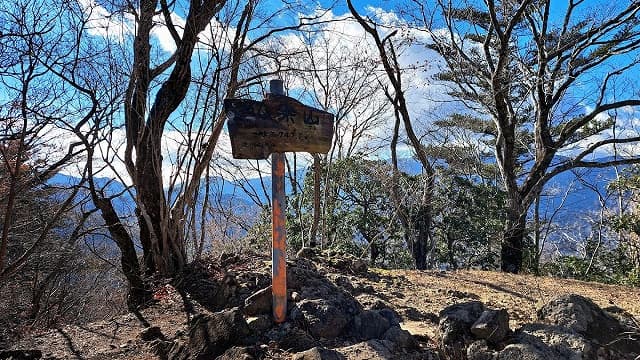 神奈川県愛甲郡の仏果山