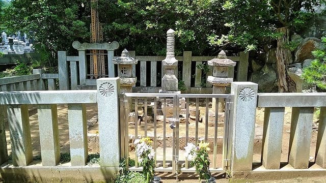 山梨県甲府市の武田晴信室三条氏墓