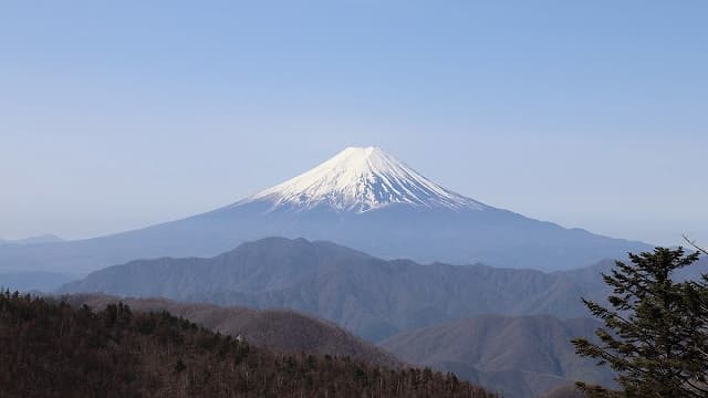 山梨県大月市の牛奥ノ雁ヶ腹摺山