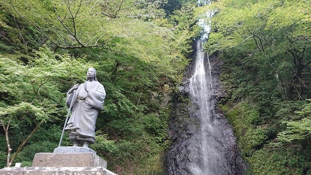 山梨県南巨摩郡の羽衣白糸の滝